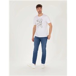 Beyaz Slim Fit Baskılı Bisiklet Yaka Tişört