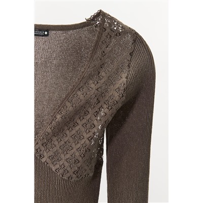 KNIT V-NECK TOP