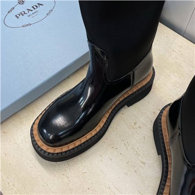 Женские широкие сапоги длиной до колена  Prad*a