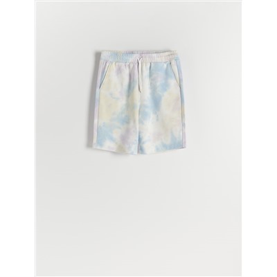 Sweatshorts in Batik-Optik