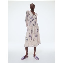Gemustertes kleid