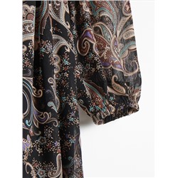 Gemustertes kleid