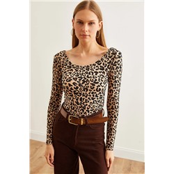 Olalook, Kadın Leopar Bej Geniş Yakalı Kaşkorse Bluz BLZ-19000722