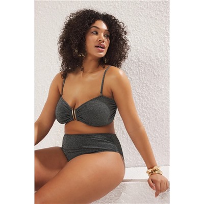 Siyah U Aksesuar Detaylı Simli Askılı Büyük Beden Bikini Üstü TBBSS25CT00007