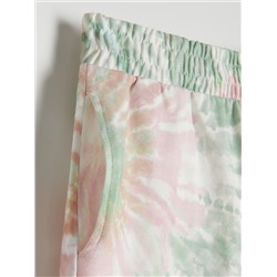 Shorts in Batik-Optik