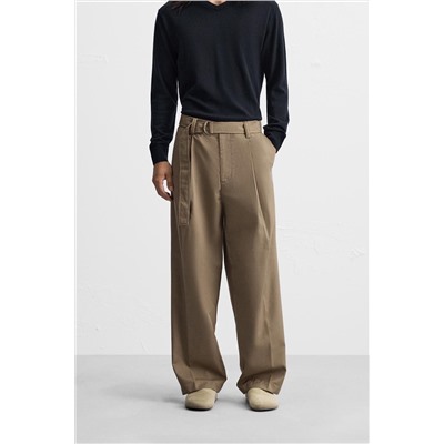 PANTALÓN PLIEGUES CINTURÓN