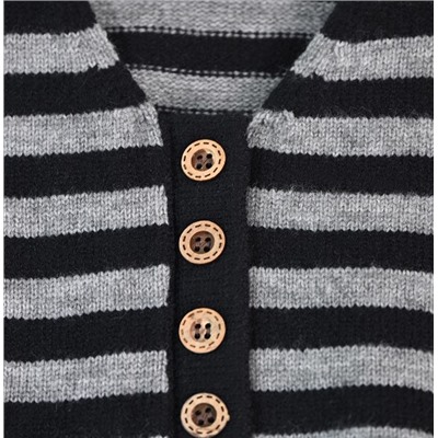 Элегантное полосатое вязаное платье без рукавов свободного кроя