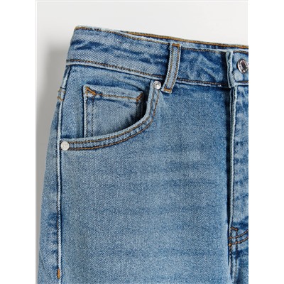 Jeans im Mom-Fit mit Elastanmischung