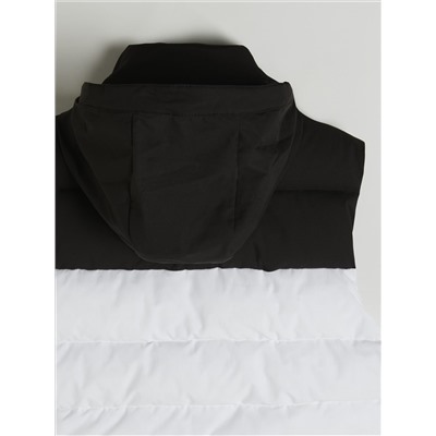 Weste mit Taschen und Stehkragen