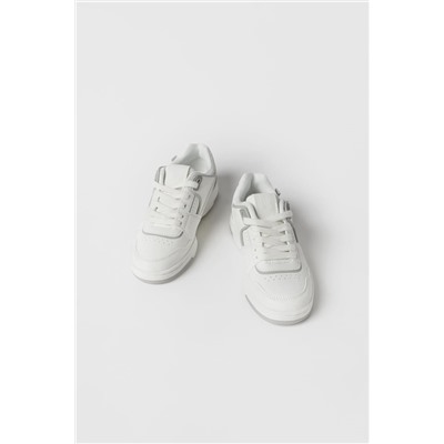 KIDS/ SNEAKERS WITH PIECES DETAIL
