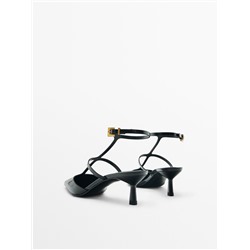 Zapato destalonado tacón