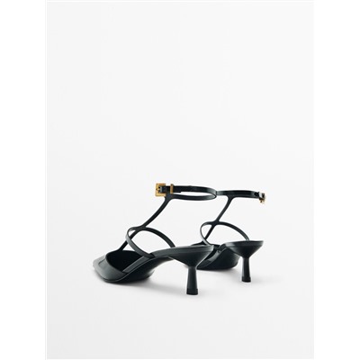 Zapato destalonado tacón