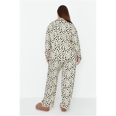 Çok Renkli Animal Desenli Gömlek Yaka Örme Pijama Takımı TBBAW23AI00015
