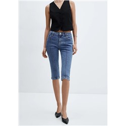 Jeans capri costuras decorativas