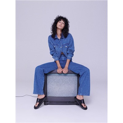 Jeans aus Strukturstoff