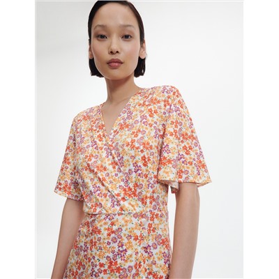 Gemustertes kleid