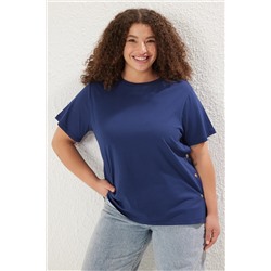 Lacivert Boyfriend Fit Yanda Çıt Çıt Detaylı %100 Pamuk Örme Büyük Beden T-shirt TBBSS24BF00000