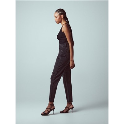 Jeans im Mom-Fit in Used-Optik