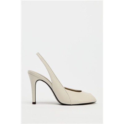 LEATHER HEELED SANDALS WITH OPENING DETAIL