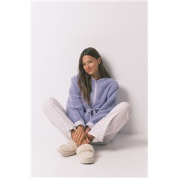 Conjunto de zapatillas, pantalón y camiseta