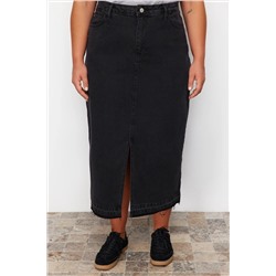 Siyah Ön Yırtmaçlı Midi Büyük Beden Denim Etek TBBSS23AZ00054