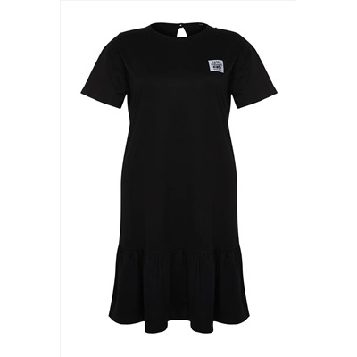 Siyah Eteği Fırfırlı Etiket Detaylı %100 Pamuk Örme Büyük Beden T-shirt Elbise TBBSS24AH00171