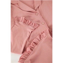 Pembe Gömlek Yaka Volan Detaylı Örme Pijama Takımı TBBAW25AI00056