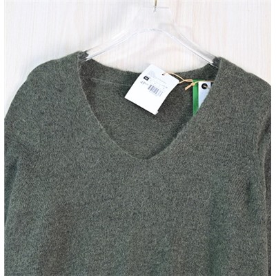 Женский трикотажный свитер