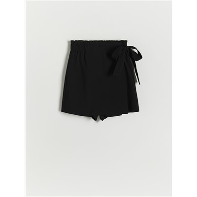 Shorts mit Bindedetail