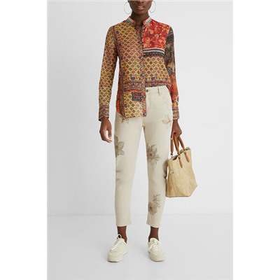 Camisa étnica cuello pico