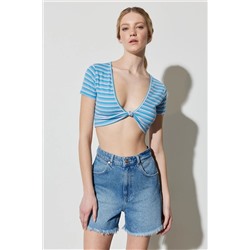 Wrangler Regular Fit Normal Kesim V Yaka Çizgili Crop Bluz W231671