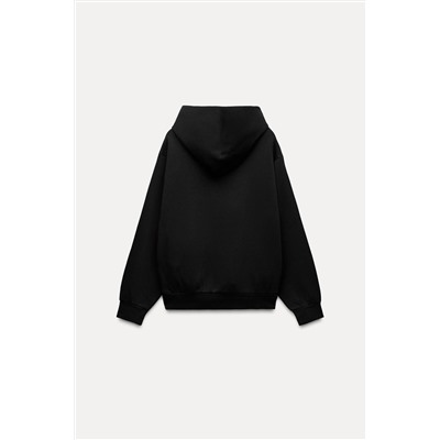 HOODIE WITH POCKETS