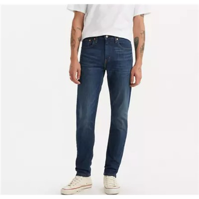 Model is 6'2" with a 29" waist. They're wearing a size 29 x 32. 512™ SLIM TAPER MEN'S JEANS