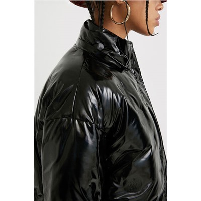 Chaqueta oversize acolchada vinilo