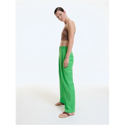 Hose mit Bügelfalten