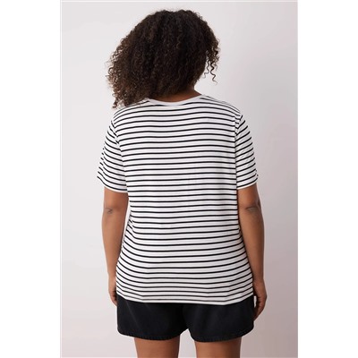Siyah-Beyaz 3'lü Paket Büyük Beden T-shirt TBBSS25BF00071