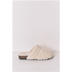 Zapatillas tipo zueco borreguito beige