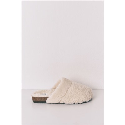 Zapatillas tipo zueco borreguito beige