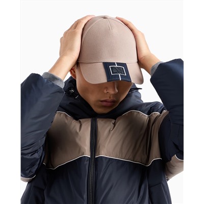 CAP WITH VISOR AND LOGO PATCH