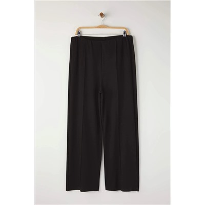 Siyah Nervür Detaylı Straight Fit Boru Paça Büyük Beden Örme Pantolon TBBAW26AJ00005