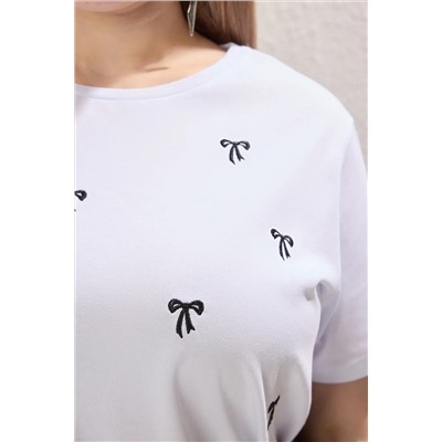 Beyaz Boyfriend Fiyonk Nakış Detaylı %100 Pamuk Örme Büyük Beden T-shirt TBBSS24BF00029