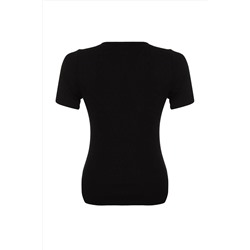Siyah Slim Fit Kalpli Cut-Out Detaylı Fitilli %100 Pamuk Örme Büyük Beden T-shirt TBBSS24BF00006