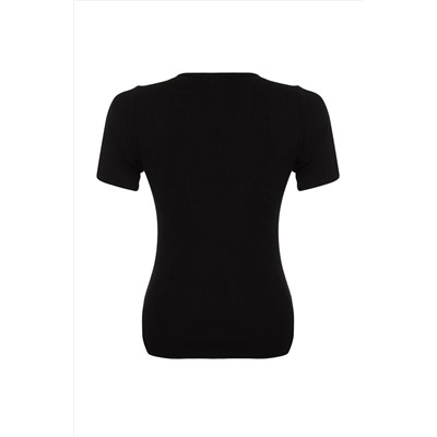 Siyah Slim Fit Kalpli Cut-Out Detaylı Fitilli %100 Pamuk Örme Büyük Beden T-shirt TBBSS24BF00006