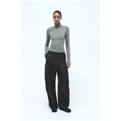 TURTLENECK T-SHIRT