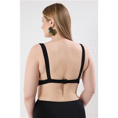 Siyah Derin V Yaka Cut Out Detaylı Büyük Beden Bikini Üstü TBBSS25CT00002