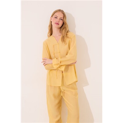 Pijama camisero largo satén amarillo