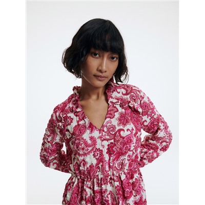 Gemustertes kleid