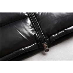 Теплая зимняя куртка пуховик Moncle*r с глянцевой поверхностью