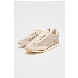 CONTRAST RUNNING TRAINERS