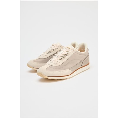 CONTRAST RUNNING TRAINERS